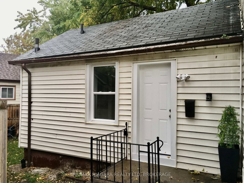 Rear Unit - 163 Welland Avenue