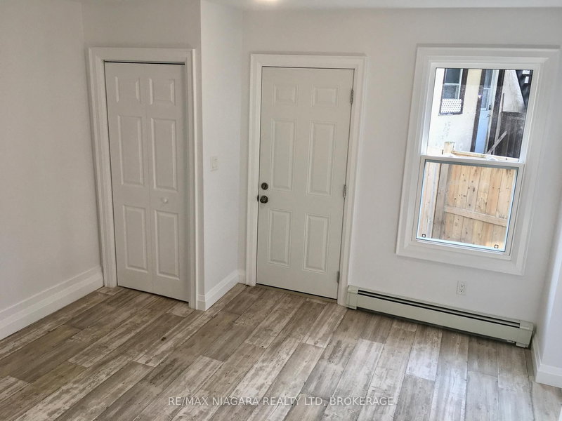 Rear Unit - 163 Welland Ave, St. Catharines, L2R 2N9 | Image 3