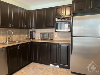 123 GARRITY Crescent, Ottawa, Ontario image-0-3