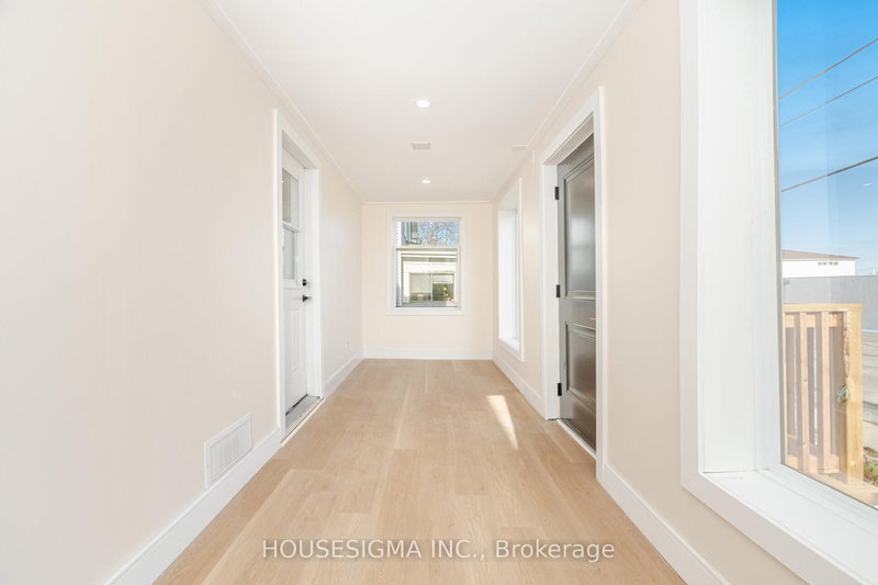 45 Wellington St N, Thorold, L2V 2E7 | Image 3