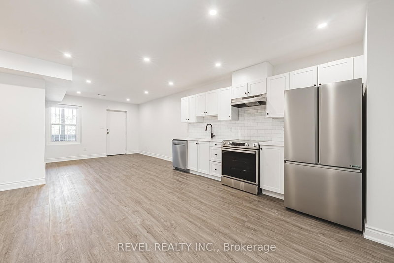 1127 Main St E, Hamilton, L8M 1P2 | Image 3