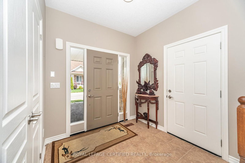 158 - 200 Kingfisher Dr, Mono, L6W 0B3 | Image 3
