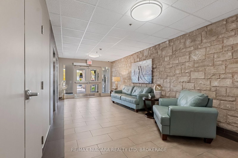 202 - 141 Vansickle Rd, St. Catharines, L2S 0E5 | Image 2