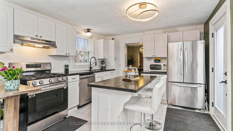 10 1/2 Naama St, St. Thomas, N5R 1X4 | Image 3