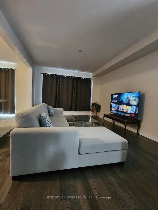 33 Wintergreen Crescent