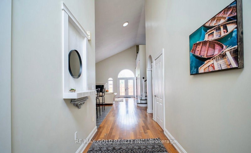 8905 McGarry Dr, Niagara Falls, L2H 3P1 | Image 3