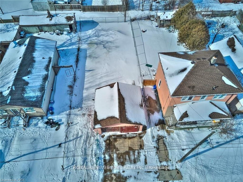 4129 Dyson Ave, Niagara Falls, L2E 3L6 | Image 3