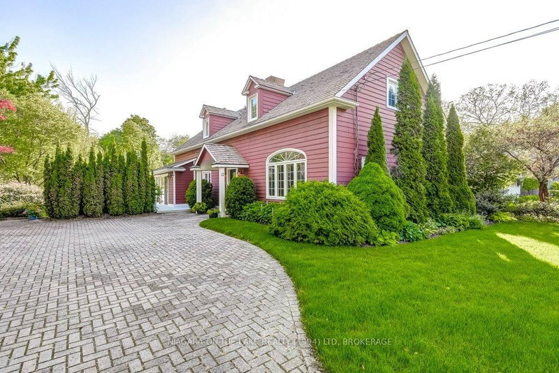 12 CENTRE St, Niagara-on-the-Lake, L0S 1J0 | Image 2