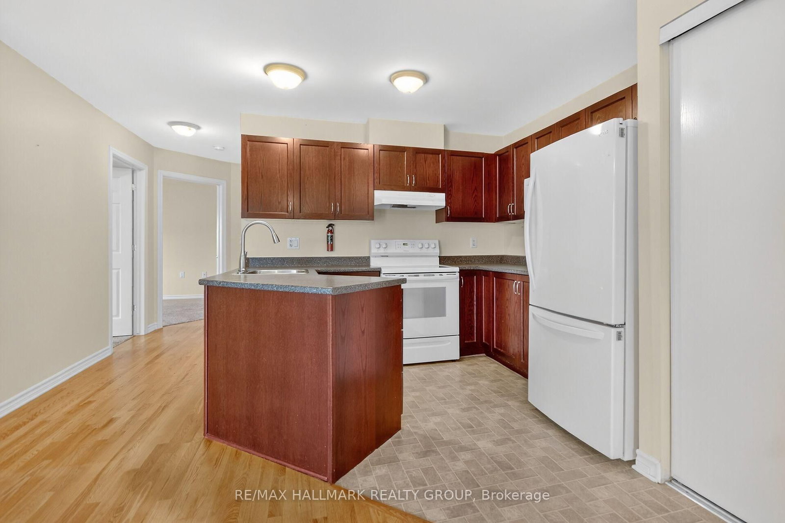 600 Sunbeam Private • Richmond, ON photo 13