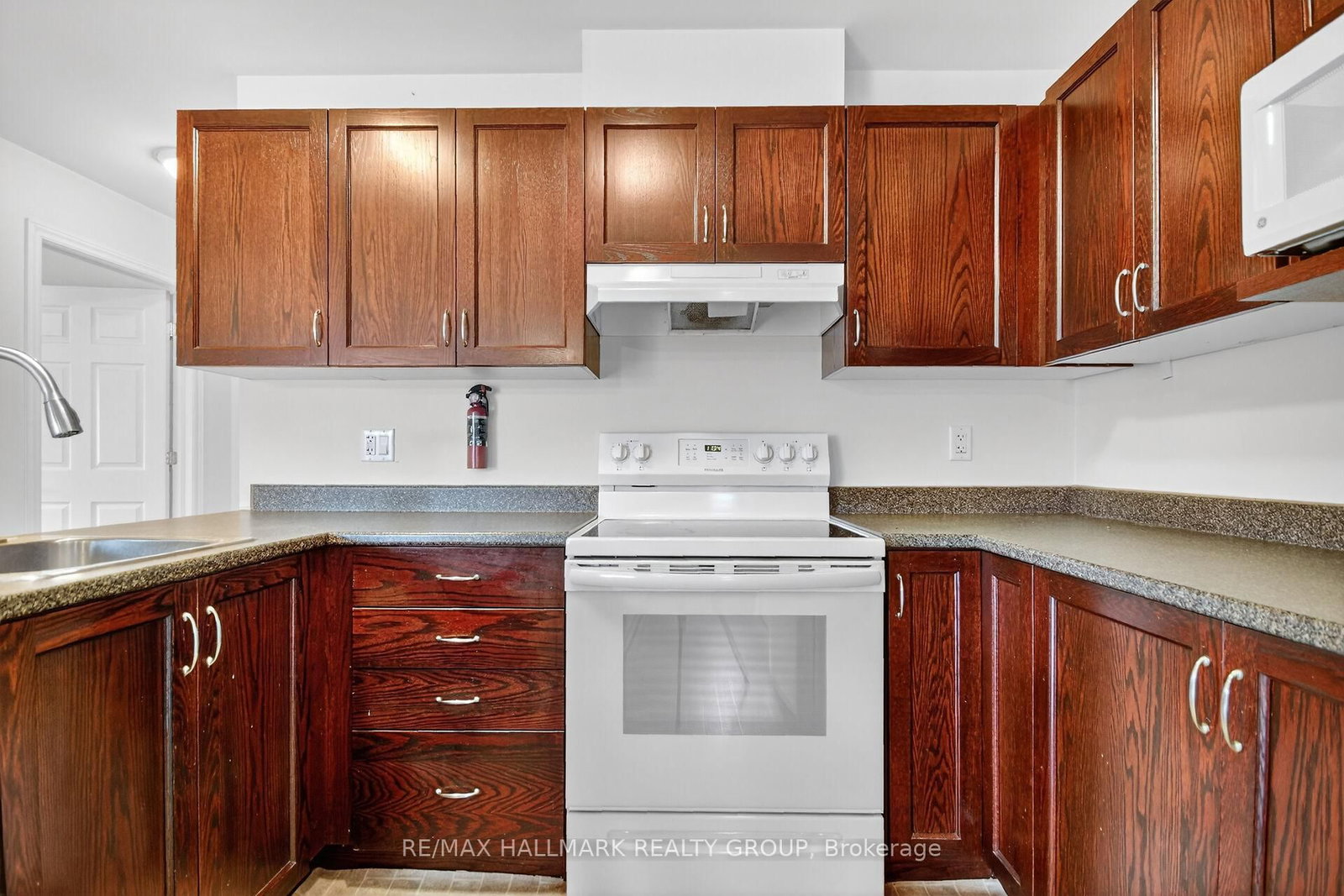 600 Sunbeam Private • Richmond, ON photo 24