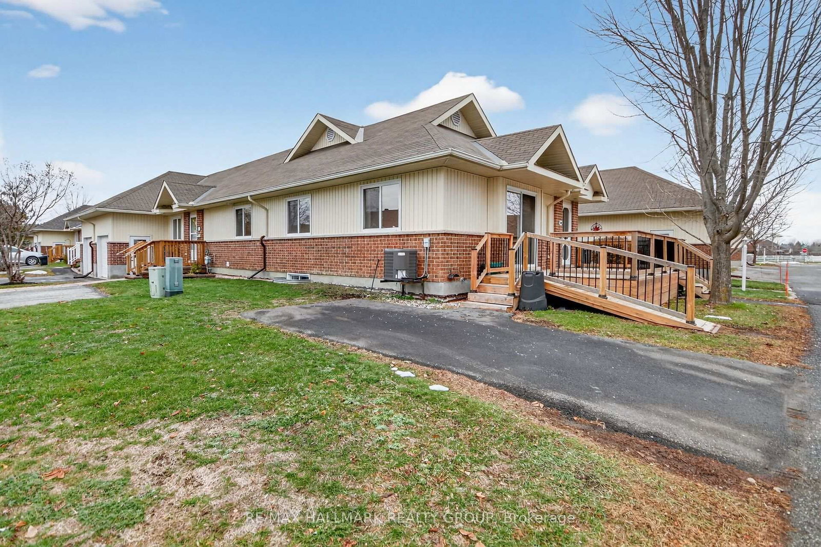 600 Sunbeam Private • Richmond, ON photo 5