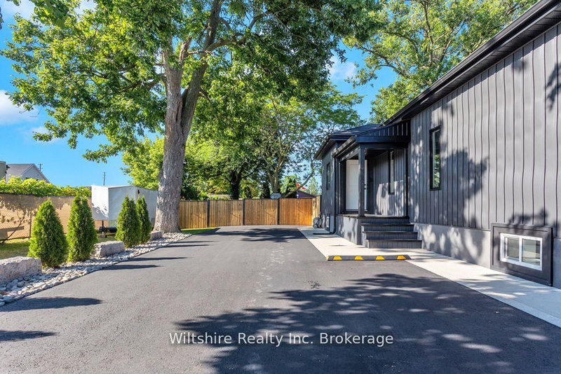 3 Mary St E, St. Thomas, N5R 2V7 | Image 2