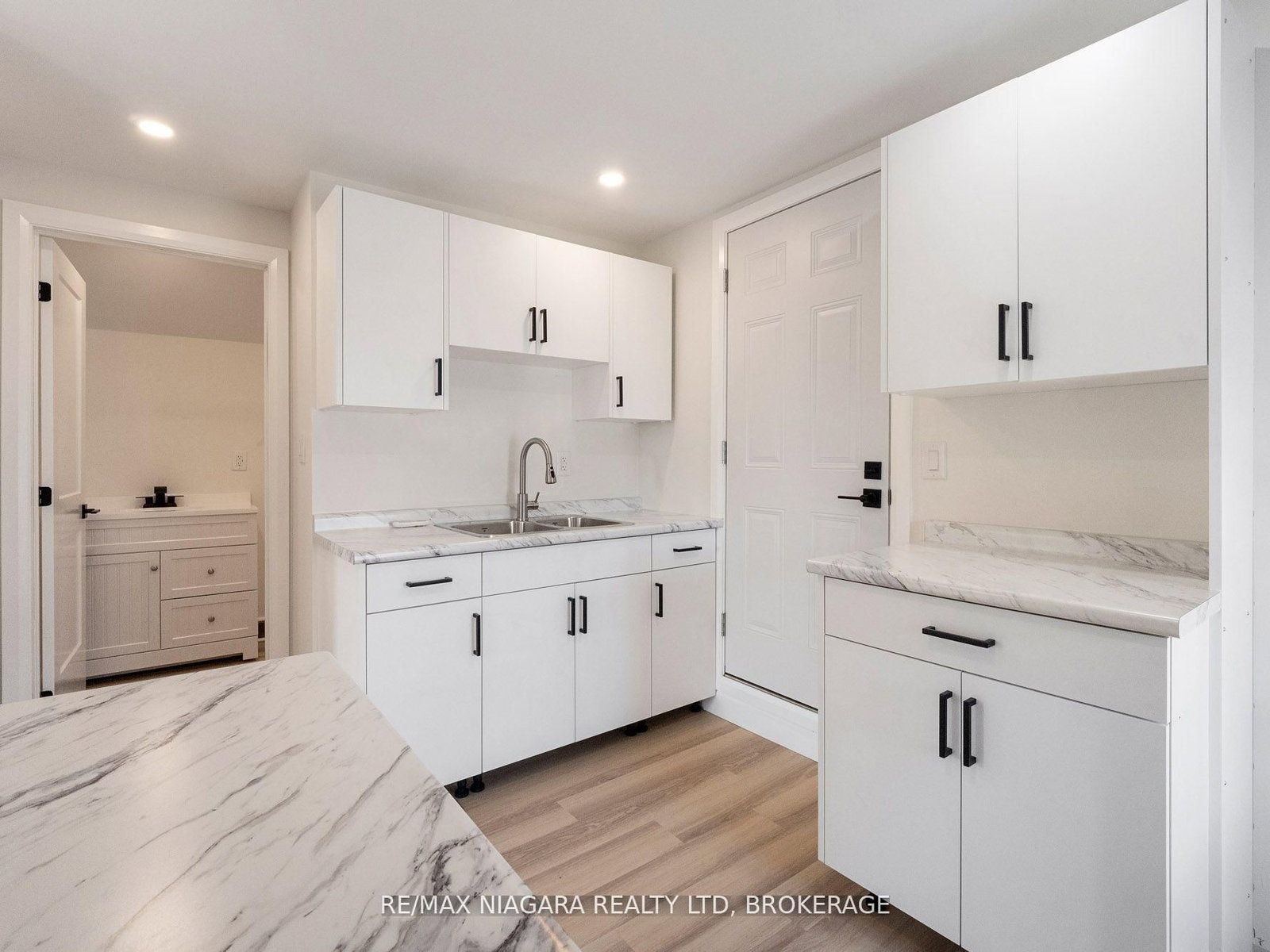 132 Waterloo Street, Unit UNIT #2 - Photo 4