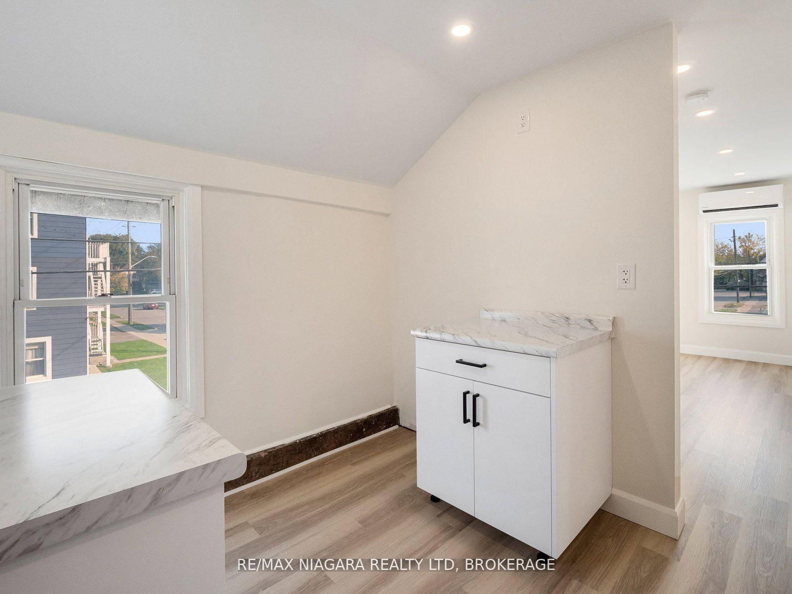 132 Waterloo Street, Unit UNIT #2 - Photo 5