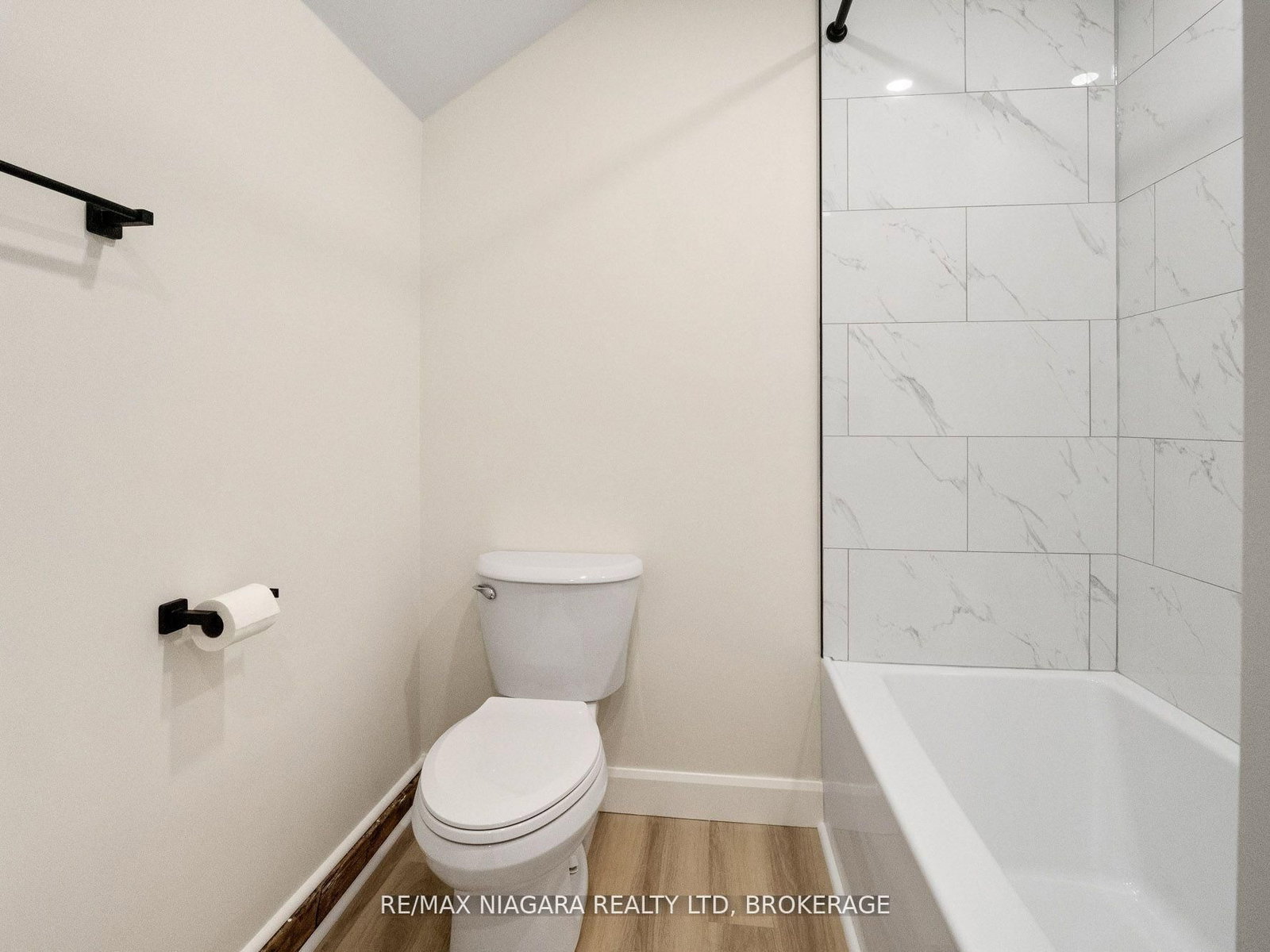 132 Waterloo Street, Unit UNIT #2 - Photo 7