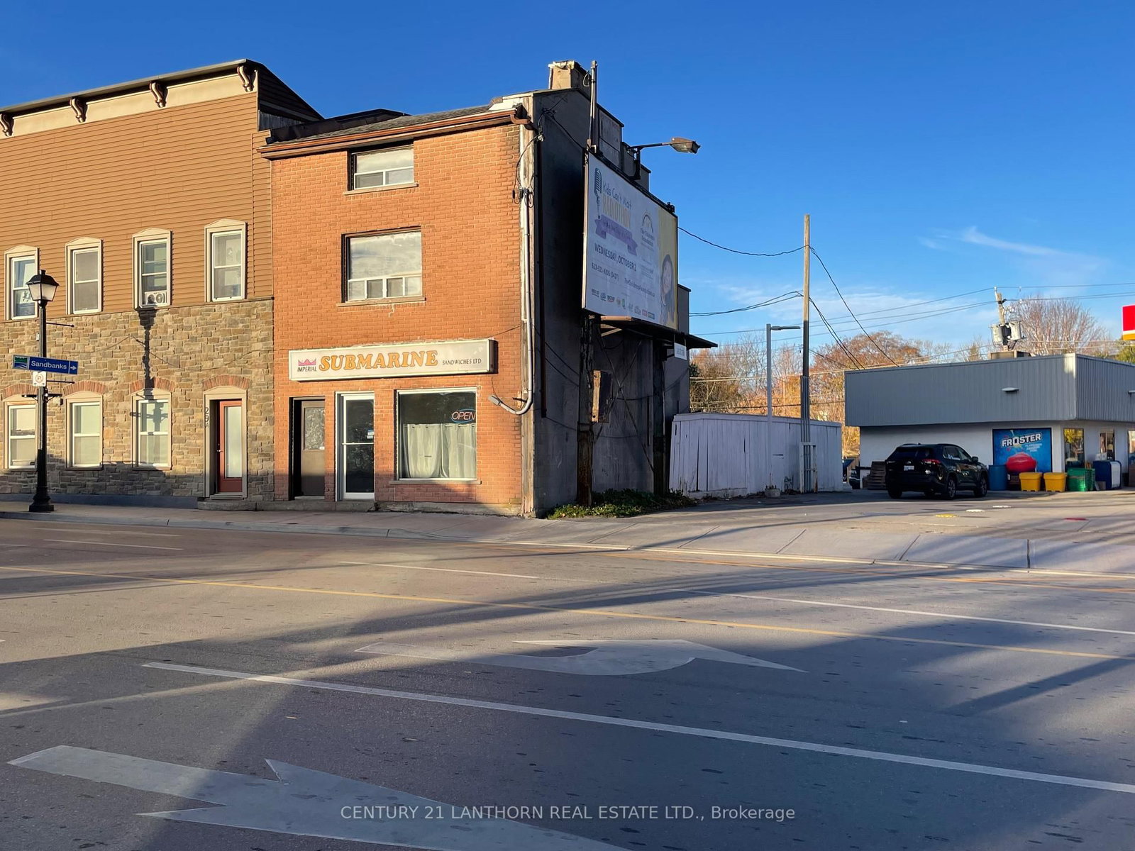 325 Picton Main Street E