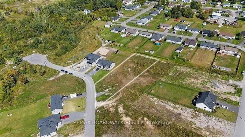 289 ROXANNE St, Clarence-Rockland, K0A 1N0 | Image 2