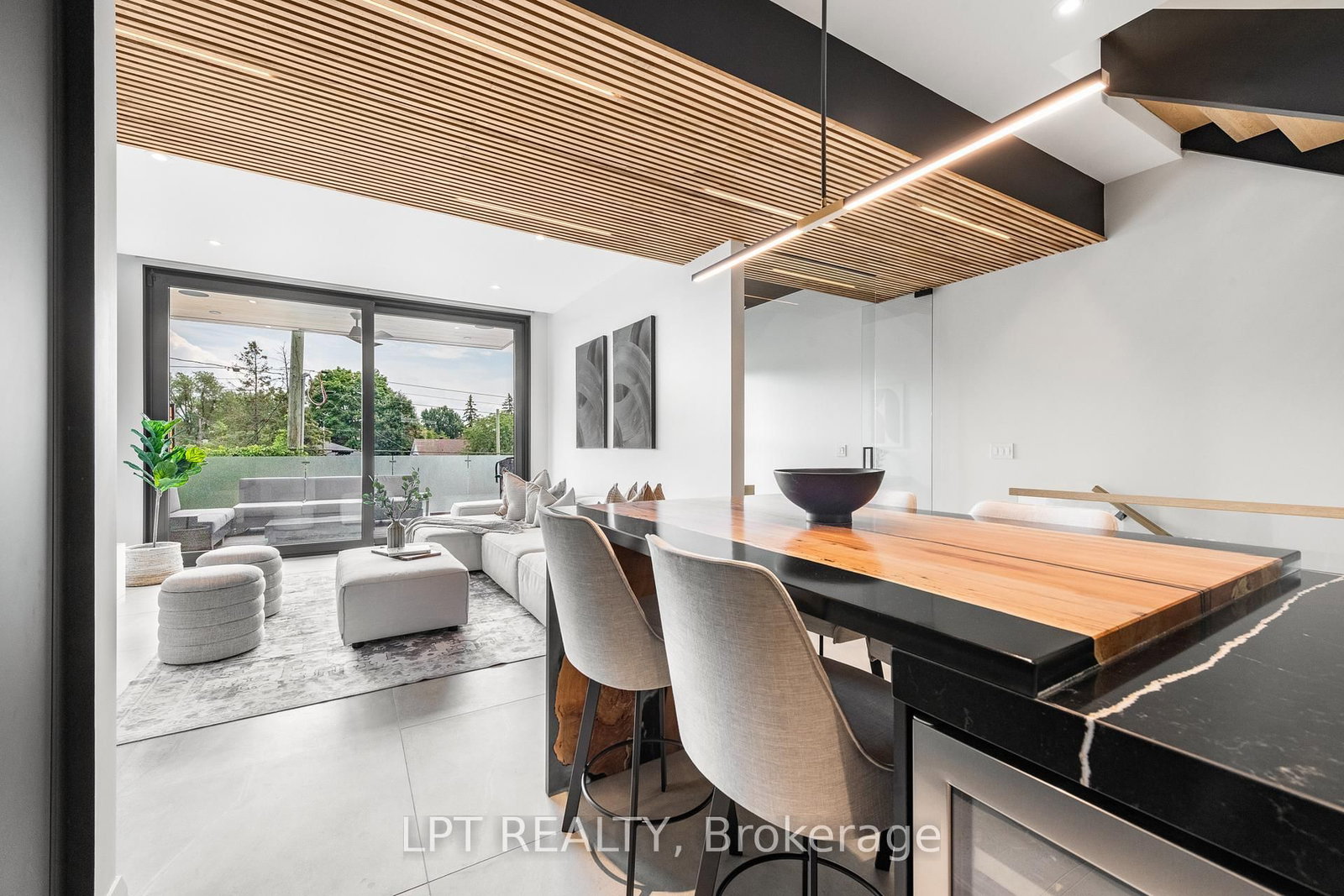 Semi-Detached House for sale at 322 PERRIER Avenue, Ottawa, Ontario, K1L 5C7 - Vanier - MLS: X12590958