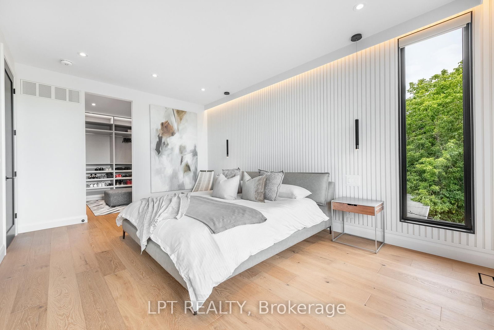 Semi-Detached House for sale at 322 PERRIER Avenue, Ottawa, Ontario, K1L 5C7 - Vanier - MLS: X12590958