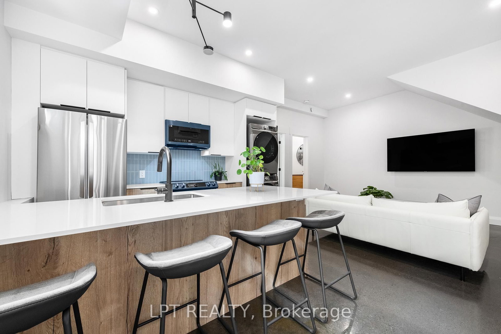 Semi-Detached House for sale at 322 PERRIER Avenue, Ottawa, Ontario, K1L 5C7 - Vanier - MLS: X12590958