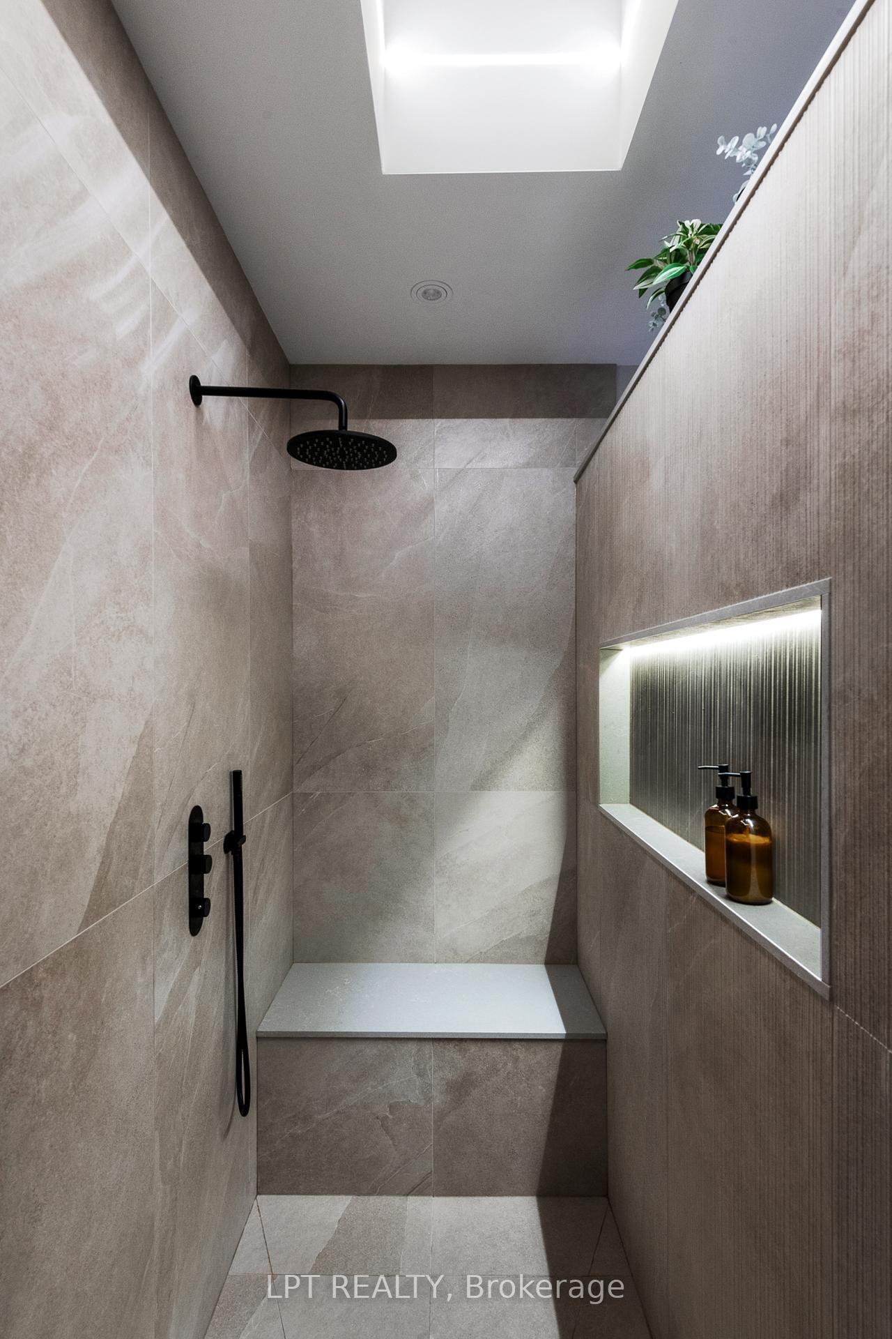 Semi-Detached House for sale at 322 PERRIER Avenue, Ottawa, Ontario, K1L 5C7 - Vanier - MLS: X12590958