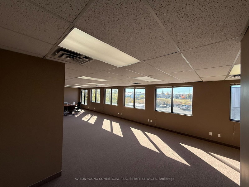 22 Jamie Ave, Ottawa, K2E 6T6 | Image 3