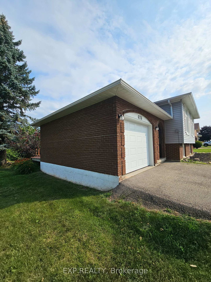 626 Laurier Boulevard