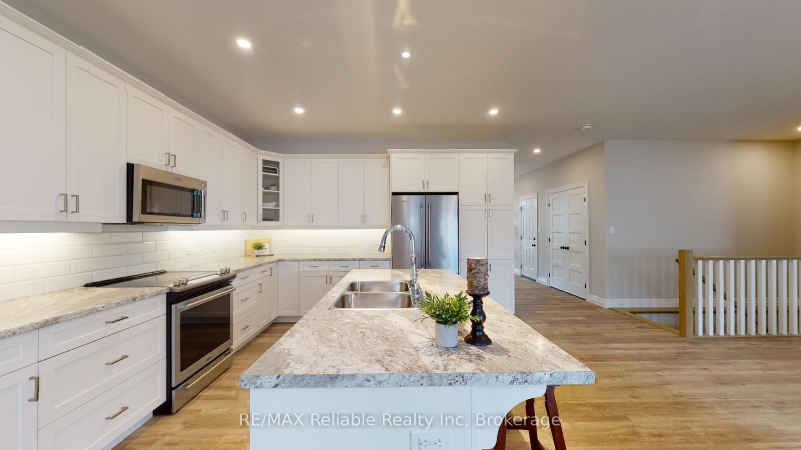 Townhouse for sale at 7 Thimbleweed Drive, Bluewater, Ontario, N0M 1G0 - Bayfield - MLS: X12593162