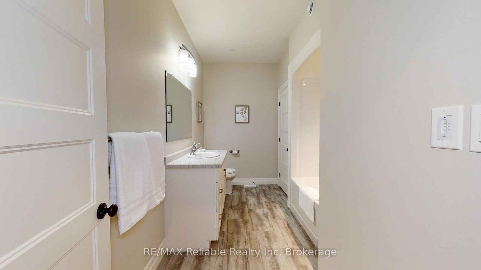 Townhouse for sale at 7 Thimbleweed Drive, Bluewater, Ontario, N0M 1G0 - Bayfield - MLS: X12593162