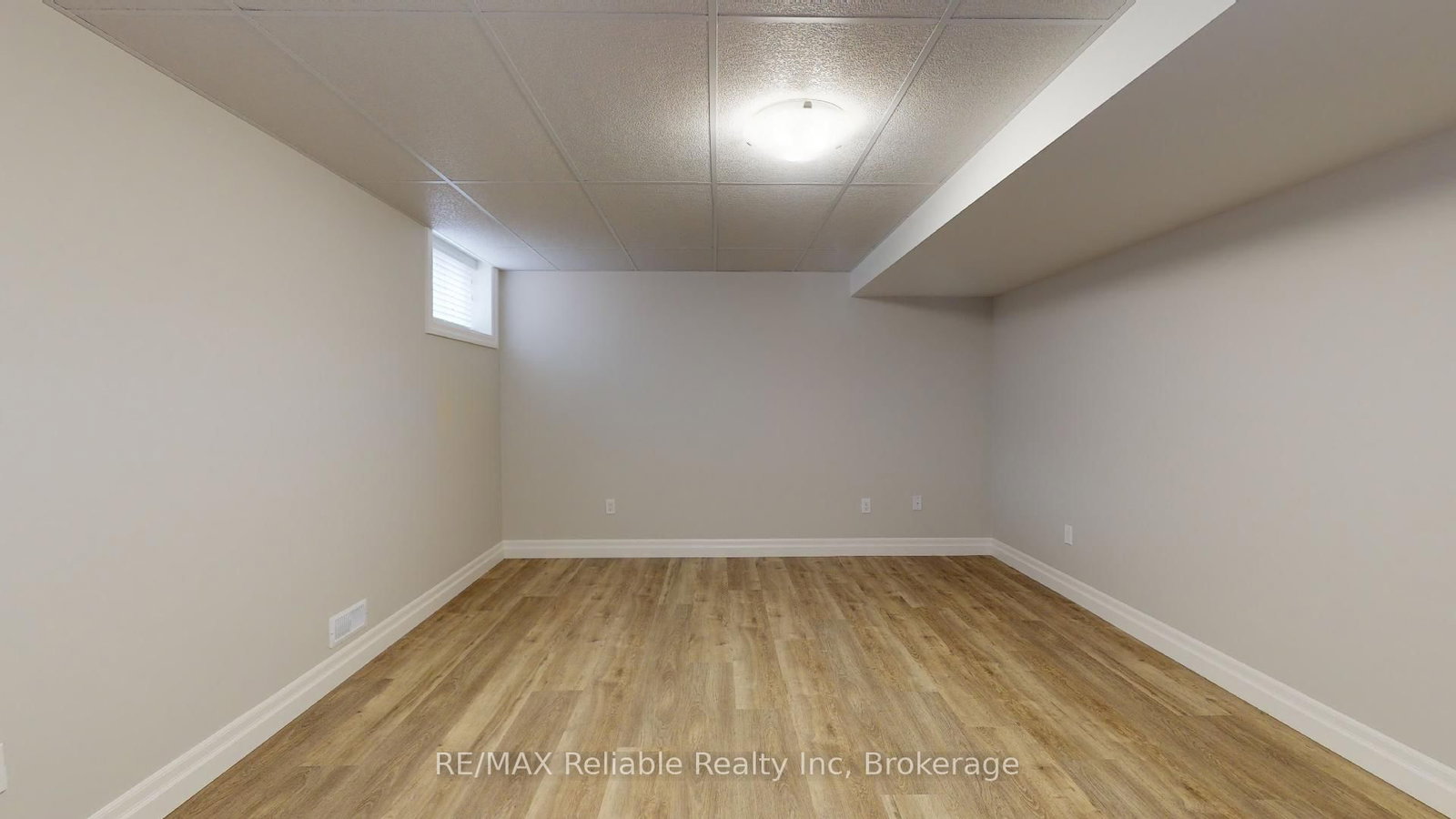 Townhouse for sale at 7 Thimbleweed Drive, Bluewater, Ontario, N0M 1G0 - Bayfield - MLS: X12593162