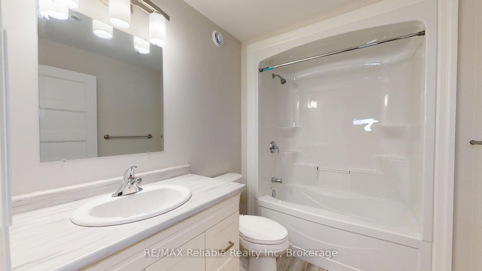 Townhouse for sale at 7 Thimbleweed Drive, Bluewater, Ontario, N0M 1G0 - Bayfield - MLS: X12593162