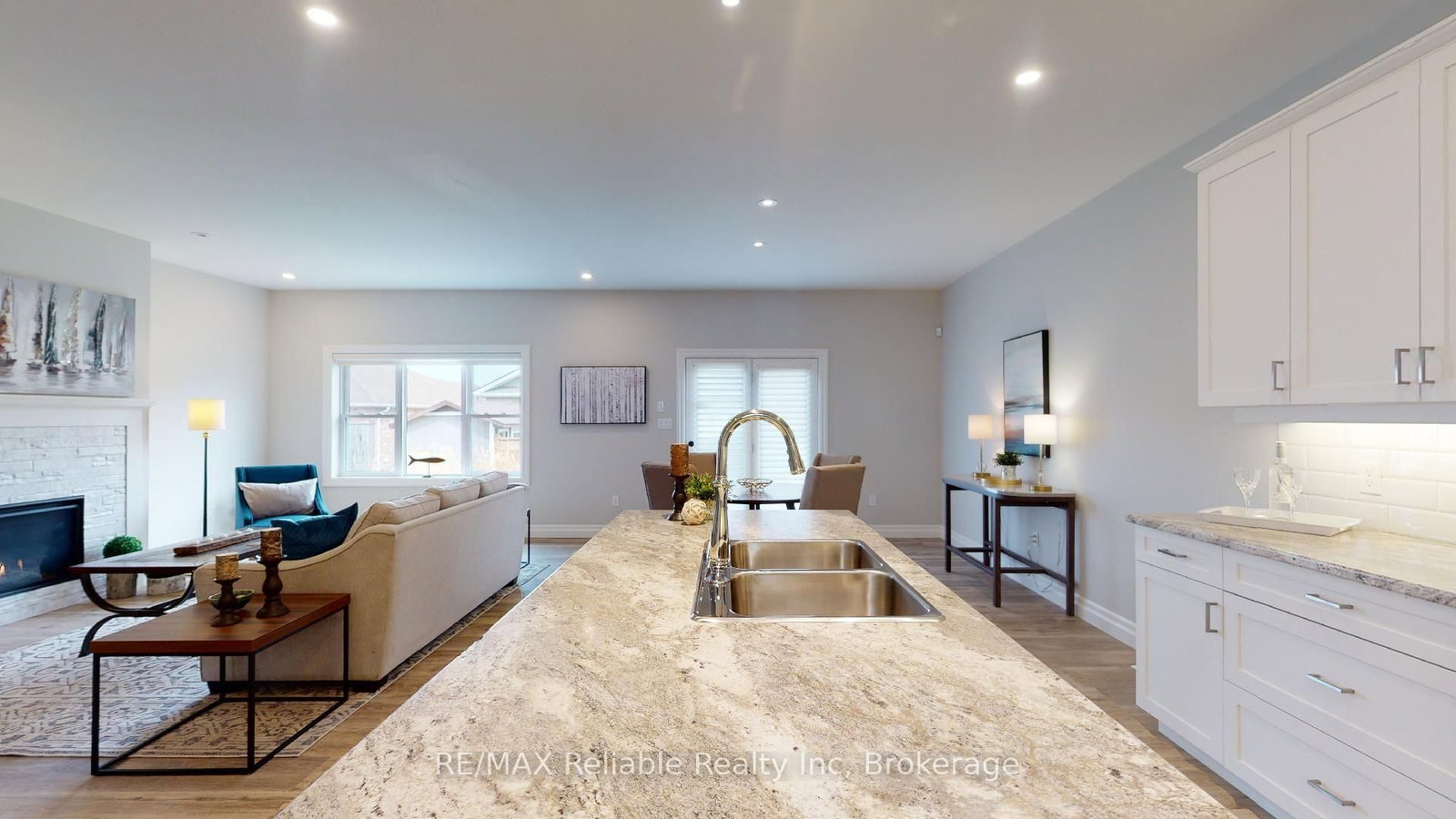 Townhouse for sale at 7 Thimbleweed Drive, Bluewater, Ontario, N0M 1G0 - Bayfield - MLS: X12593162