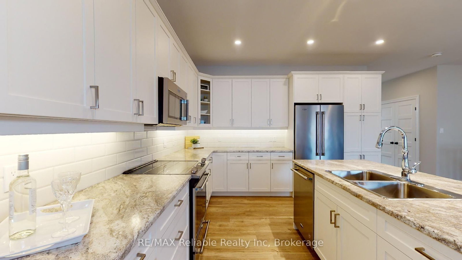 Townhouse for sale at 7 Thimbleweed Drive, Bluewater, Ontario, N0M 1G0 - Bayfield - MLS: X12593162