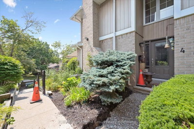 Unit 4 — 106 Woodlawn Road E — photo 3