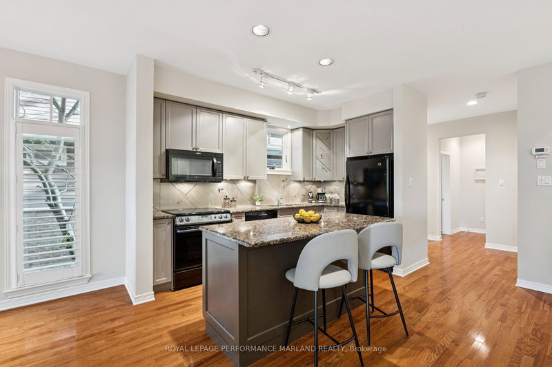 37 Creek's End Lane, Nepean, K2H 1C7 | Image 3