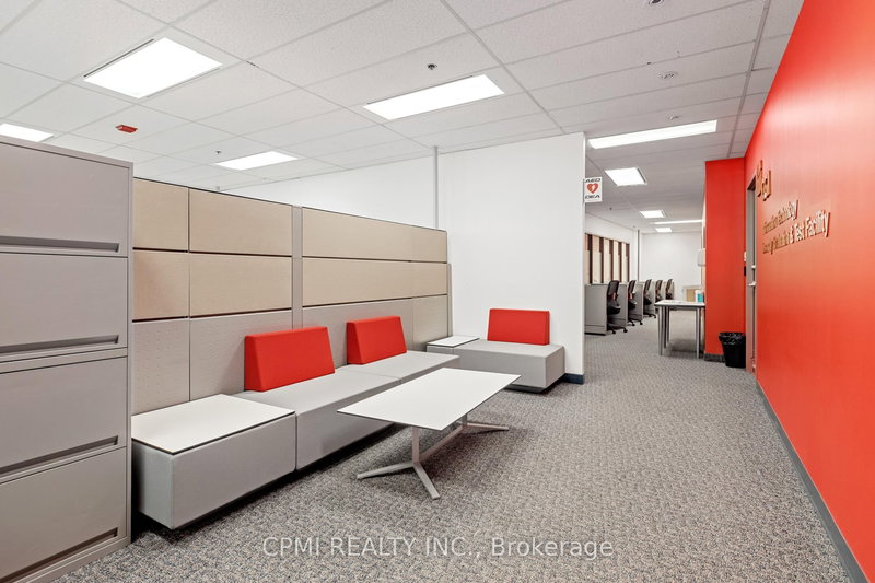 700 - 1410 Blair Towers Pl, Ottawa, K1J 9B9 | Image 3