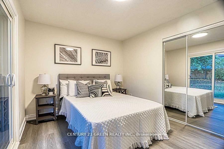 164 Gardiner Drive • Hamilton, ON photo 12