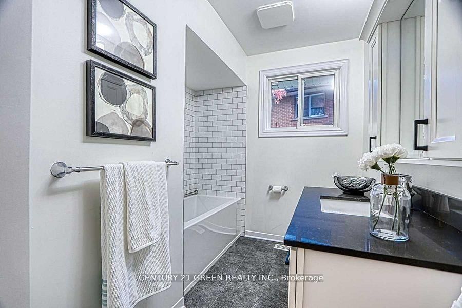 164 Gardiner Drive • Hamilton, ON photo 22