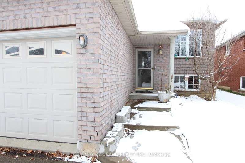 4 Dowden Ave, Brantford, N3T 6N5 | Image 3