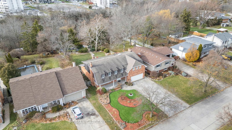 46 Adelene Cres, St. Catharines, L2T 3C8 | Image 3