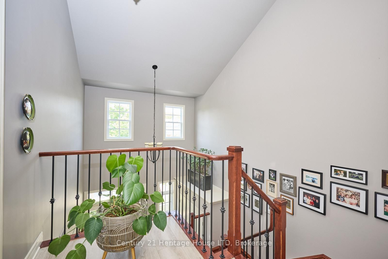 Townhouse for sale at 14 Tulip Tree Common, St. Catharines, Ontario, L2S 4C8 - Grapeview - MLS: X12597772