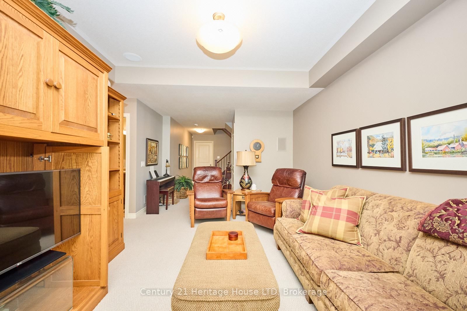 Townhouse for sale at 14 Tulip Tree Common, St. Catharines, Ontario, L2S 4C8 - Grapeview - MLS: X12597772