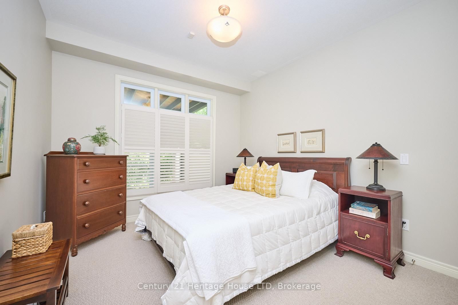 Townhouse for sale at 14 Tulip Tree Common, St. Catharines, Ontario, L2S 4C8 - Grapeview - MLS: X12597772