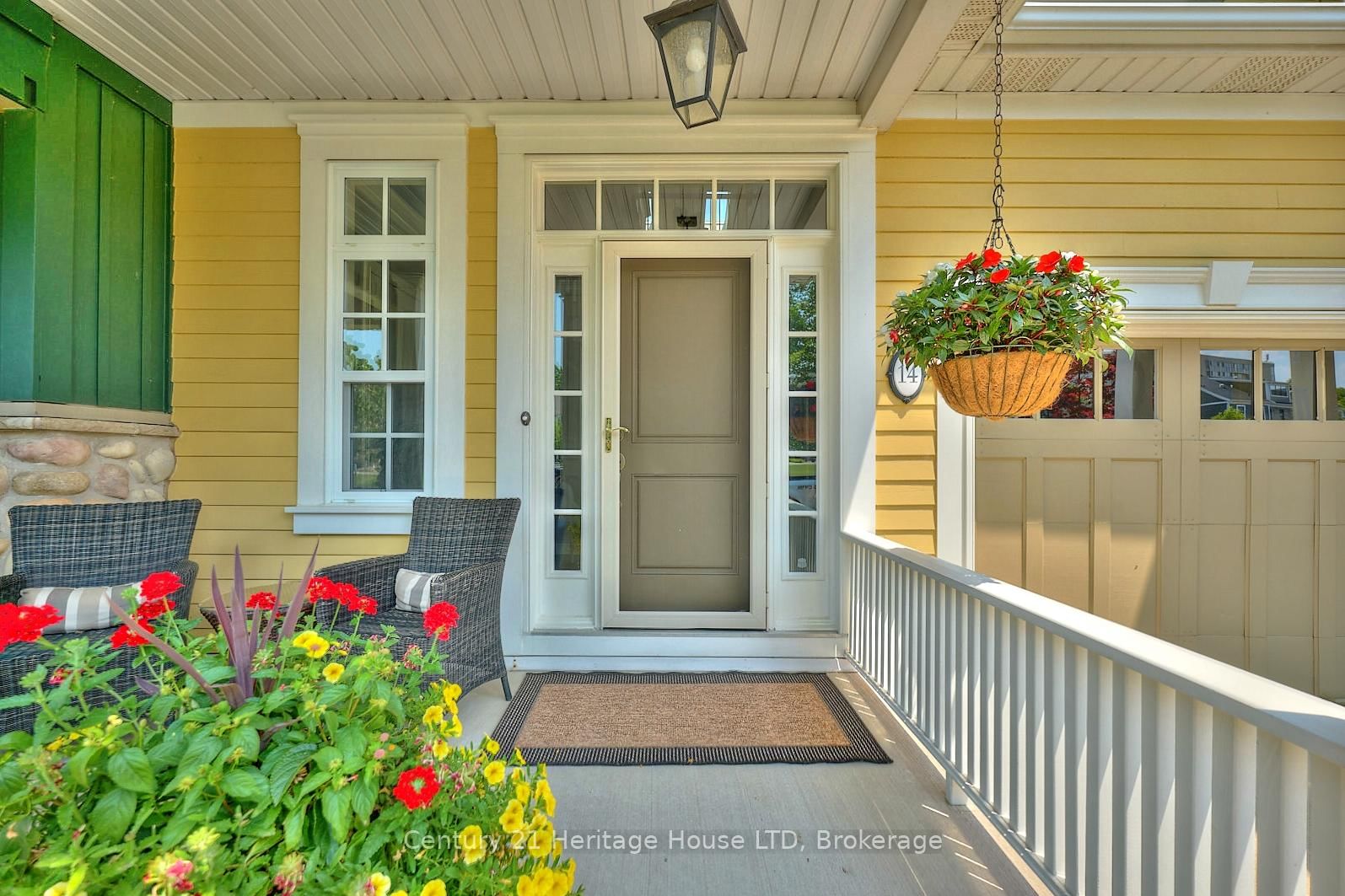 Townhouse for sale at 14 Tulip Tree Common, St. Catharines, Ontario, L2S 4C8 - Grapeview - MLS: X12597772