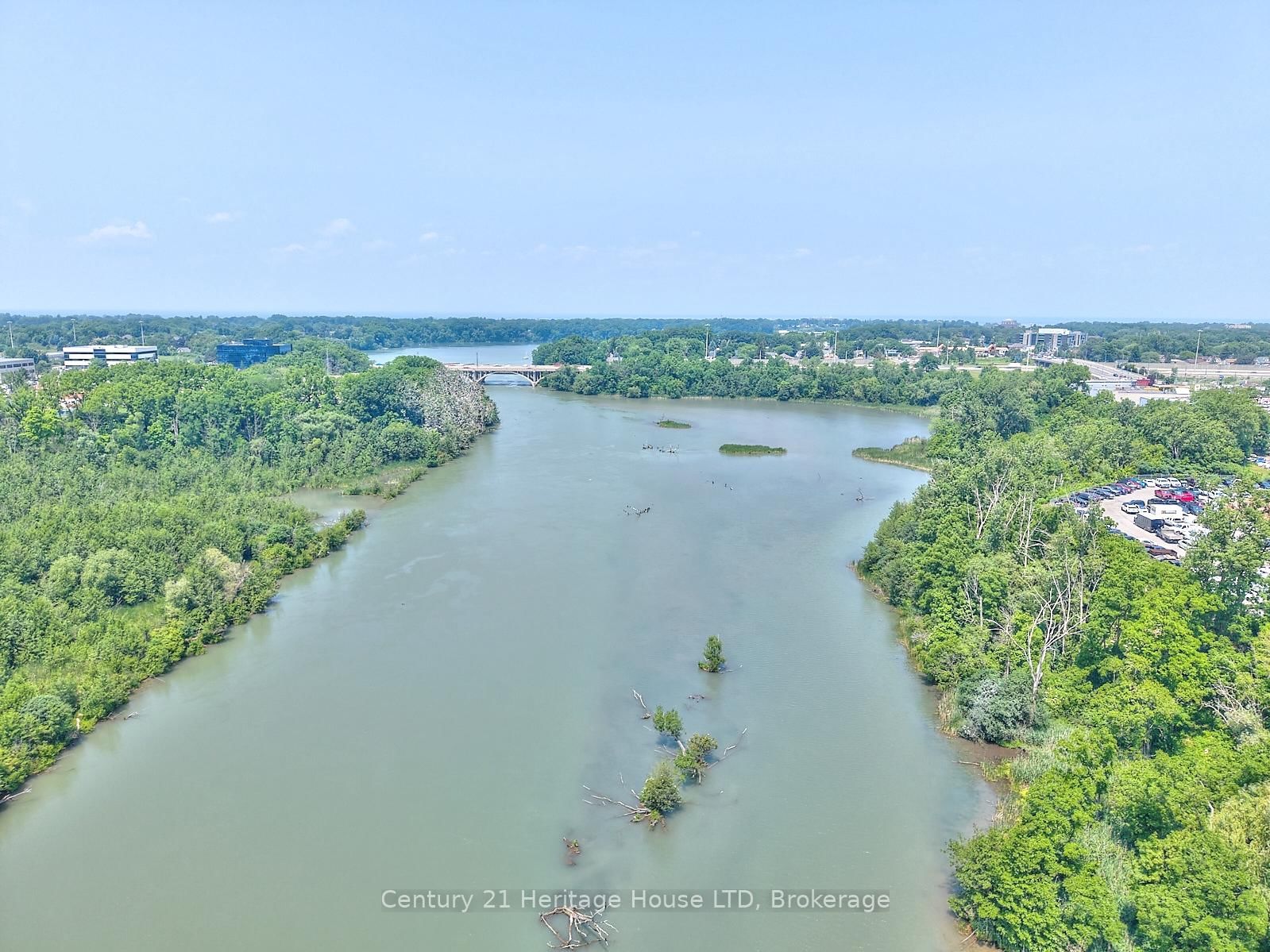 Townhouse for sale at 14 Tulip Tree Common, St. Catharines, Ontario, L2S 4C8 - Grapeview - MLS: X12597772