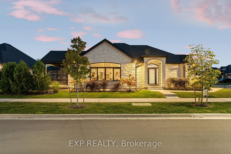 4242 Village Creek Dr, Fort Erie, L0S 1S0 | Image 2