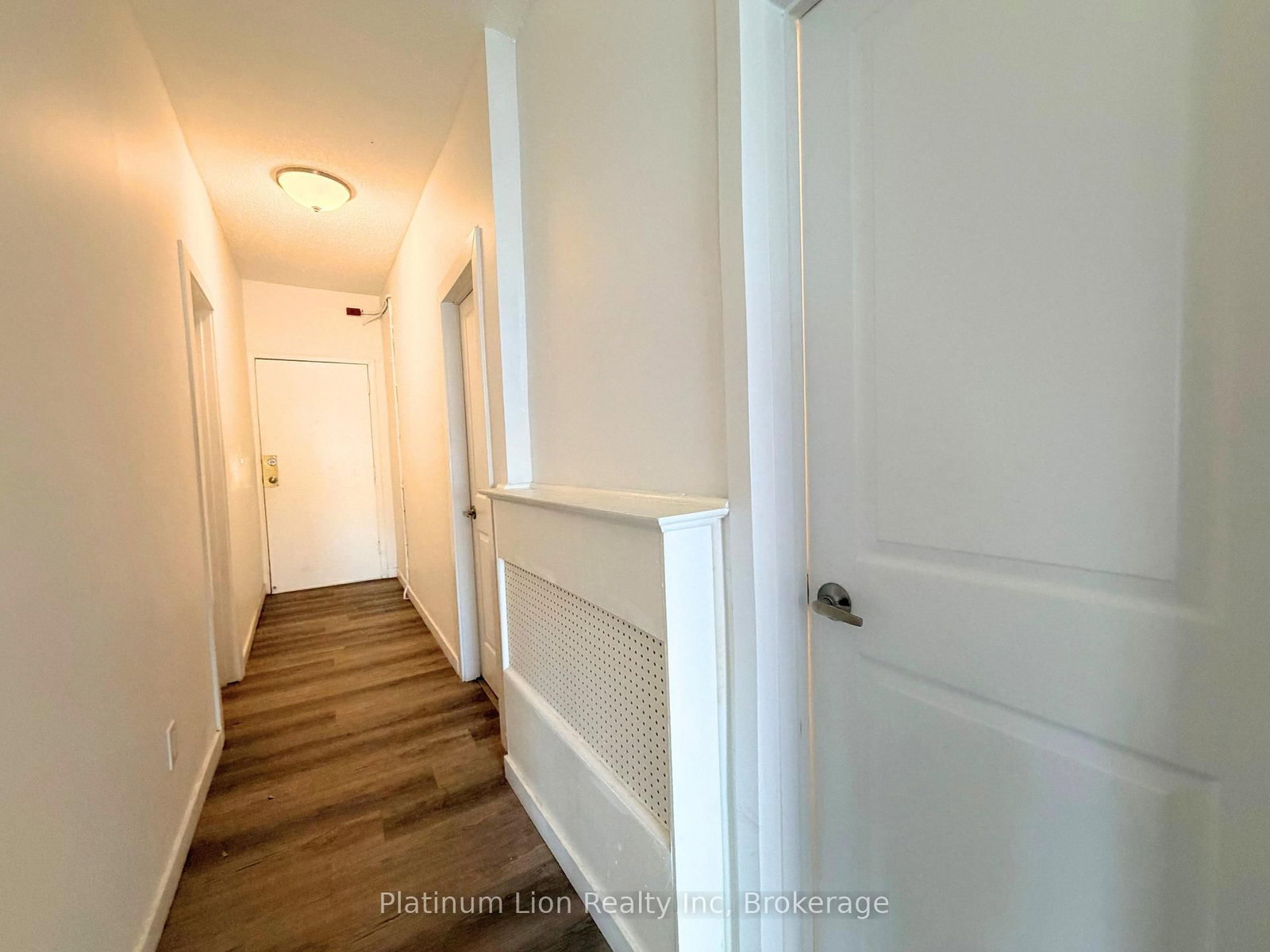 Semi-Detached House for lease at 6-117 Park Street, Hamilton, Ontario, L8P 3E6 - Durand - MLS: X12598698