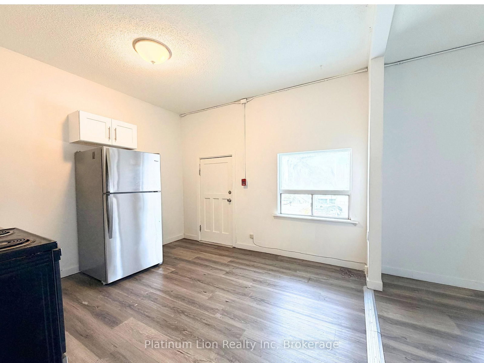 Semi-Detached House for lease at 6-117 Park Street, Hamilton, Ontario, L8P 3E6 - Durand - MLS: X12598698