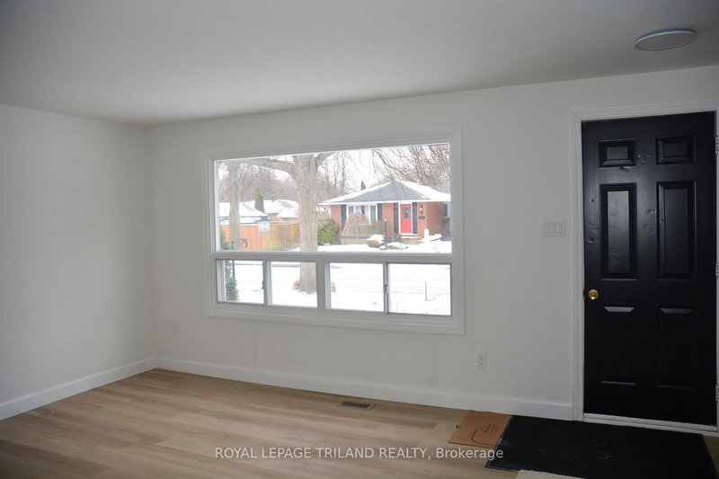 99 Cecilia Ave, London East, N5Y 3Z9 | Image 3