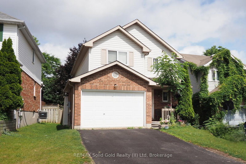 429 Exmoor St, Waterloo, N2K 3X5 | Image 3